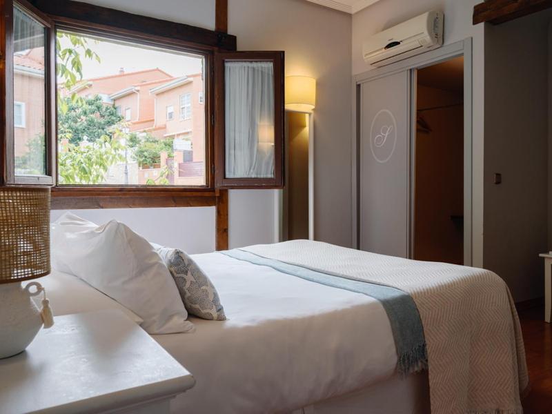 Adapted interior double room guests reduced mobility