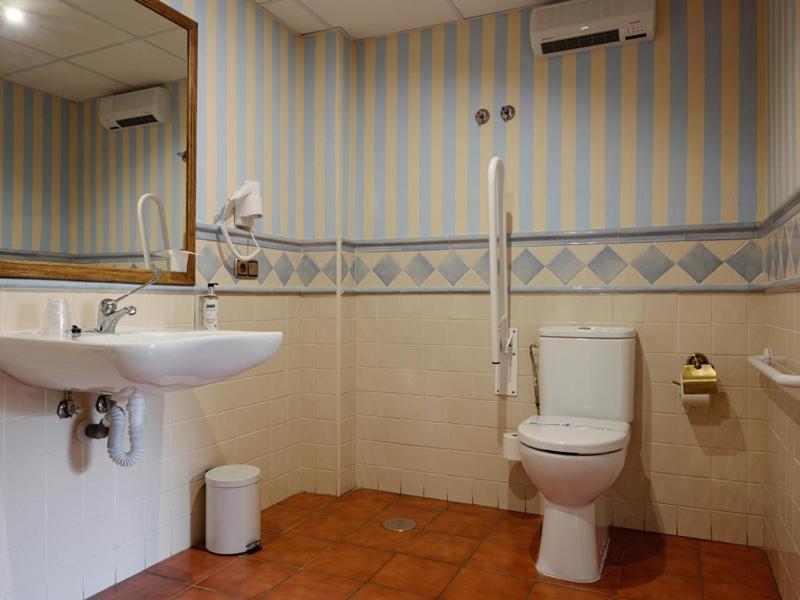 Adapted interior double room guests reduced mobility